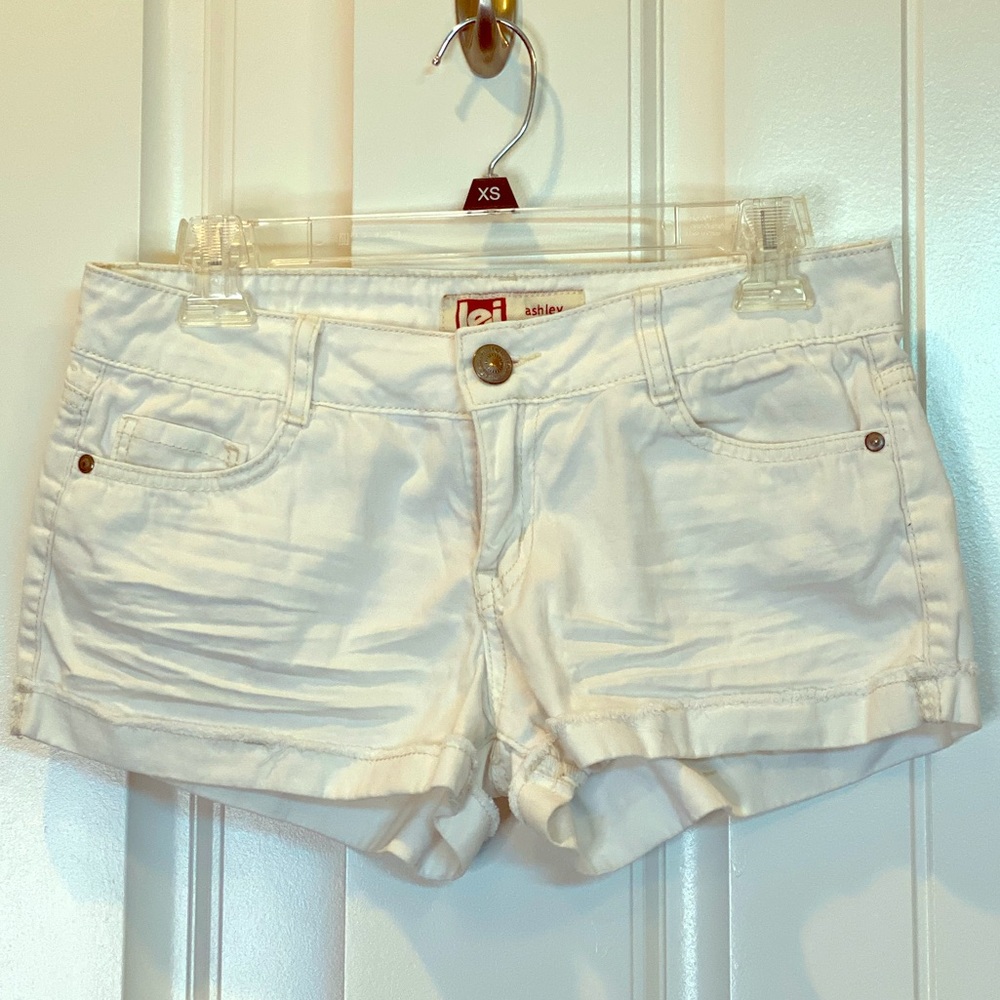 L.e.i. White Distressed Cuff Shorts